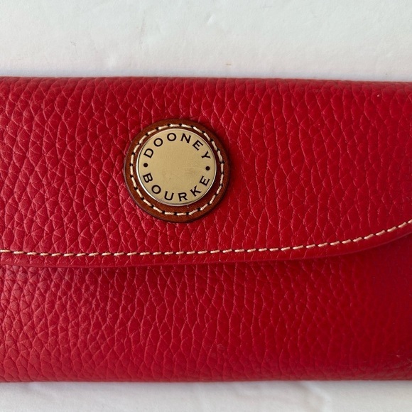 Dooney & Bourke NWOT Cambridge Red Pebble Leather Continental Wallet - Picture 2 of 6